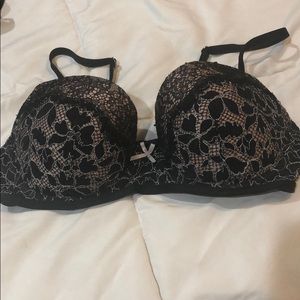 32 D Victoria Secret Demi Bra